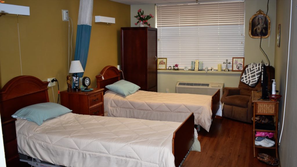 rooms-chateau-st-james-rehab-retirement